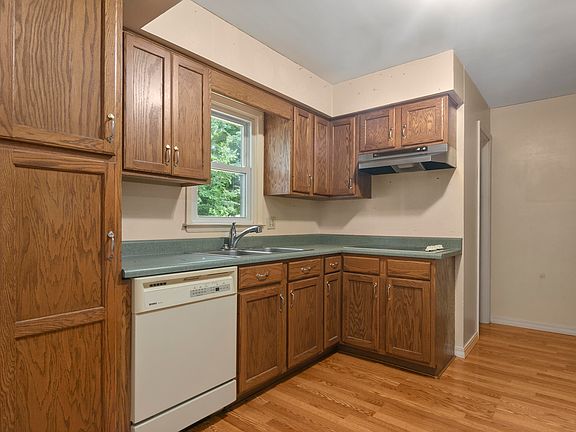 4th image of 5632 Lantana Ave