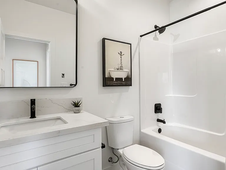 4924 Diamond Blvd #2 — Photo 11