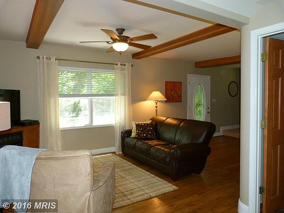 4th image of 10520 Wheatley St