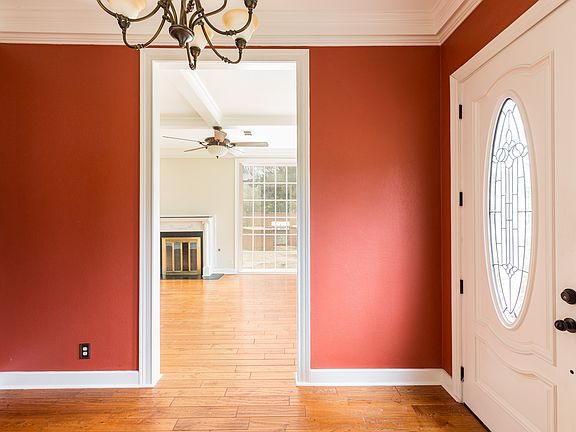 3rd image of 8320 Evangeline Ln