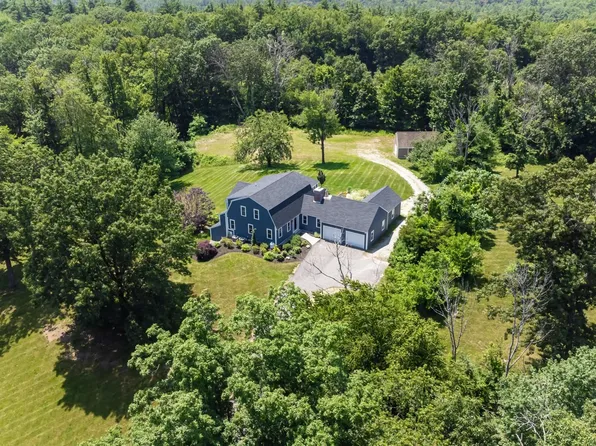 22 Fox Run, Bedford, NH 03110