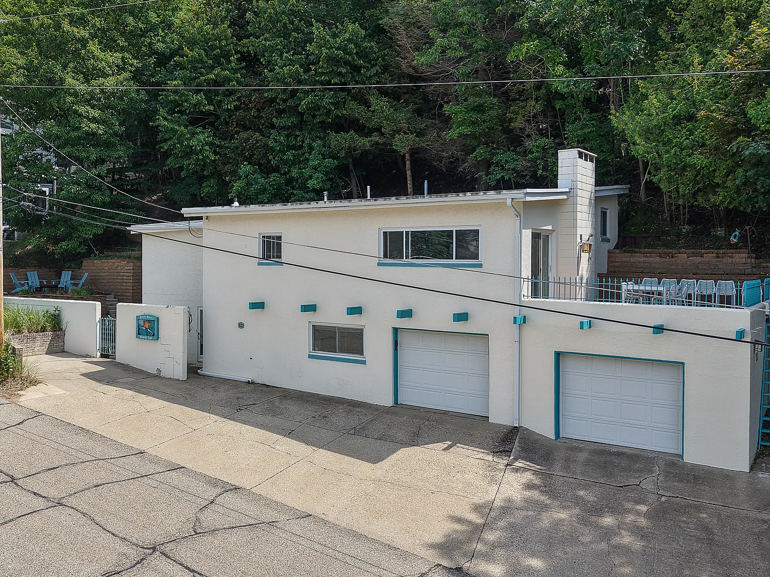 3 bed, $1,700 — Photo 1