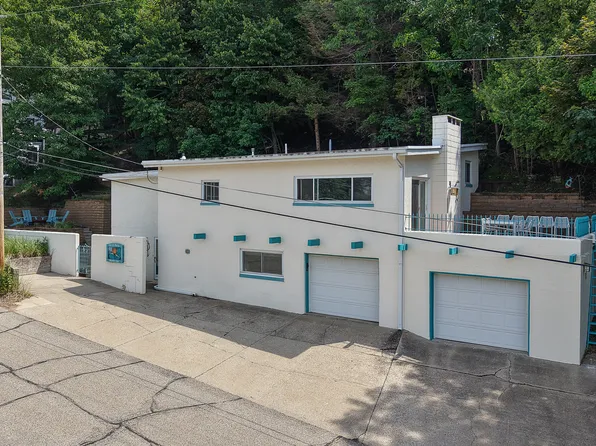 108 Prospect St, Grand Haven, MI 49417
