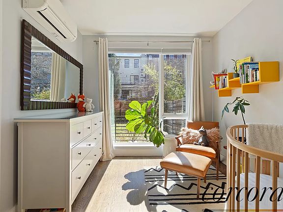 5th image of 140 Quincy St #1