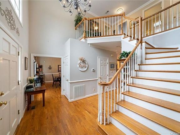 5th image of 3708 Annette Dr NE