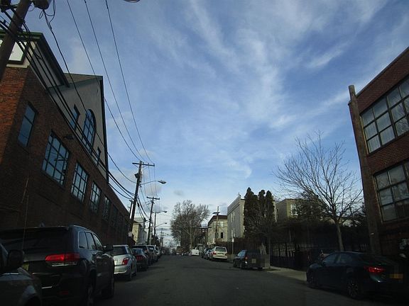5th image of 38 Union St