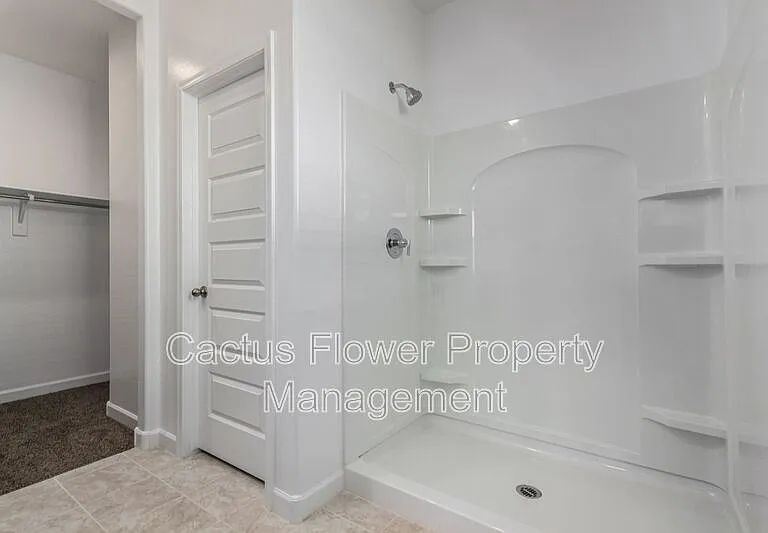2037 W Shelly Ave — Photo 14