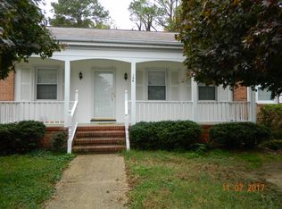 124 Sherwood Dr, Colonial Heights, VA 23834