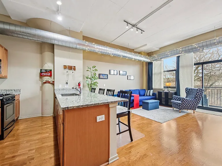 2323 W Pershing Rd #228 — Photo 6