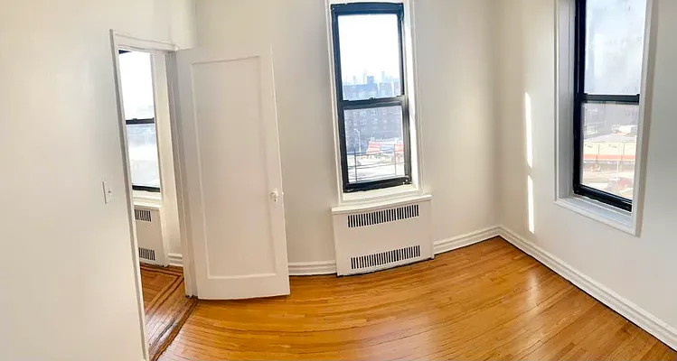 Rented by RealTegrity NY LLC | media 25