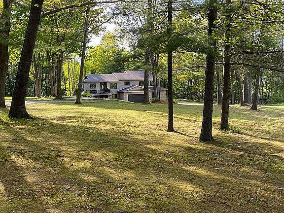 4th image of 1037 Bass Lake Rd