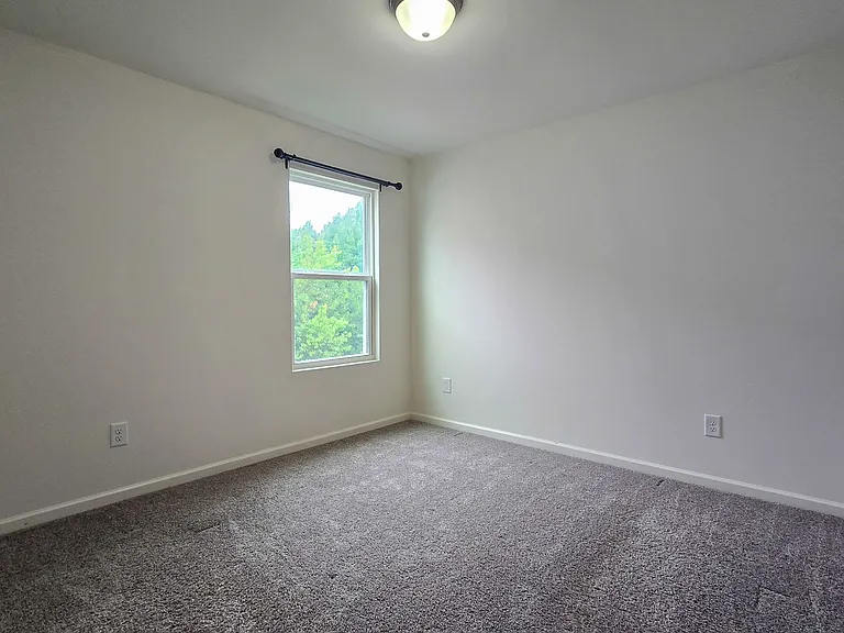 489 Green Arbor Ln — Photo 9
