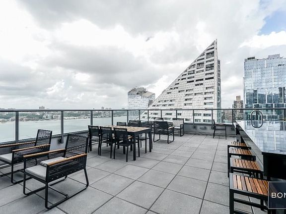 3rd image of 606 W 57th St APT 929