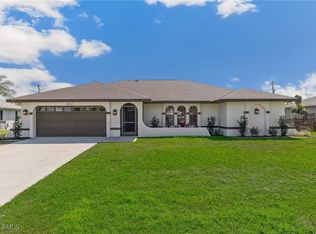 412 SW 34th Ter, Cape Coral, FL 33914