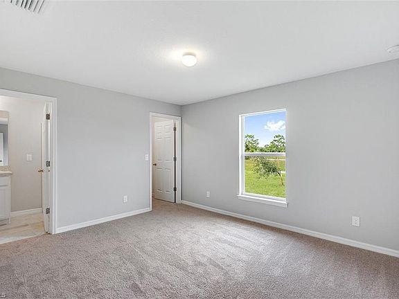 3rd image of 4023 NE 23rd Pl