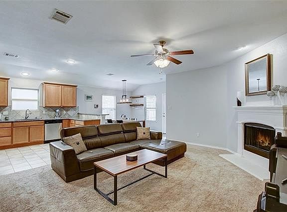 4th image of 1321 Cheyenne Dr