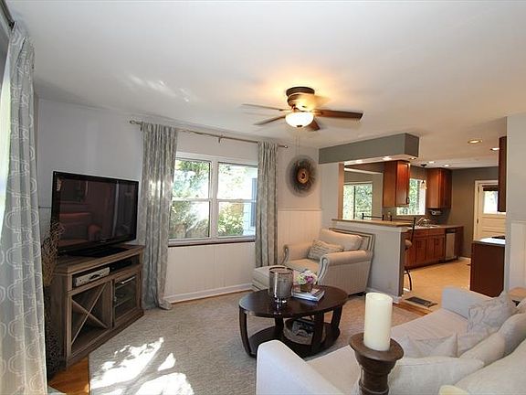 5th image of 4701 Belleview Ave