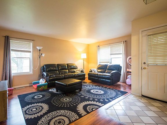 5th image of 1091 Crestwood Ct
