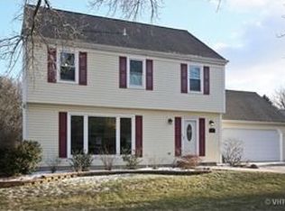 76 Drendel Ln, Naperville, IL 60565