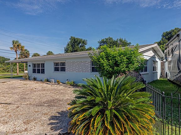 3rd image of 2840 Gregary Ave