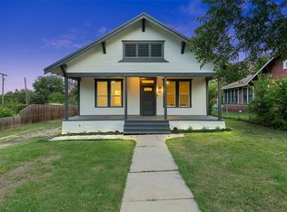 707 W 7th St, Taylor, TX 76574