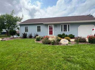 6801 Arbor Ln NE, Cedar Rapids, IA 52402