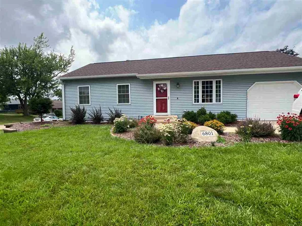 6801 Arbor Ln NE, Cedar Rapids, IA 52402