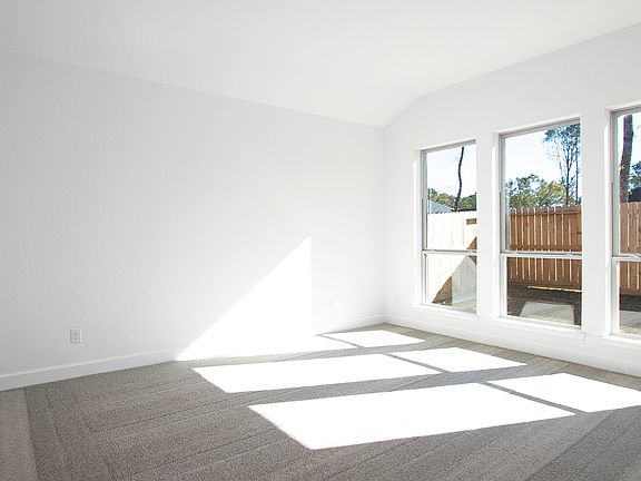 4th image of 8470 International Falls Dr