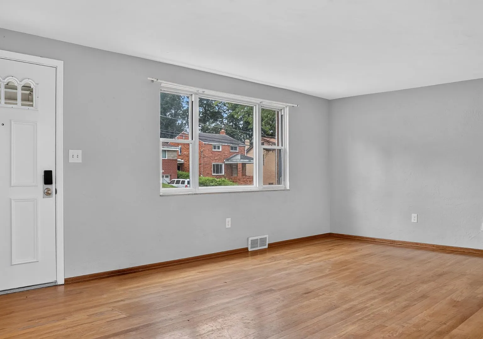 320 Parkfield Street — Photo 3