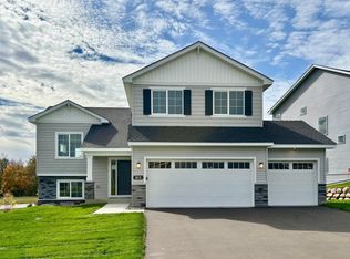 813 Walnut Grove Ln, Hanover, MN 55341
