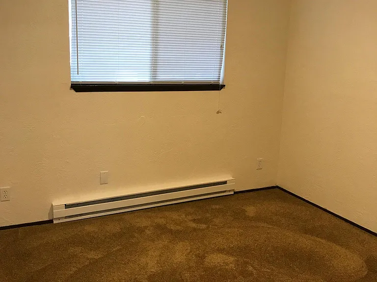 Woodland Park Apartments — Photo 19