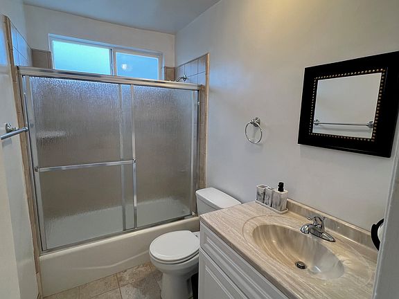 5th image of 1550 S Bundy Dr APT 4
