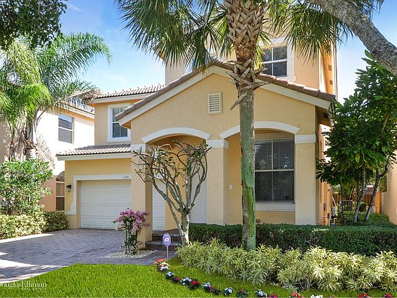 2nd image of 1135 E Magnolia Cir