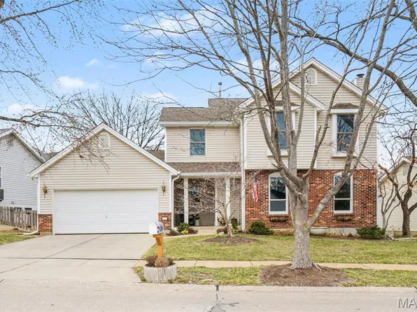 9781 Tesson Creek Estates Dr, Saint Louis, MO 63123