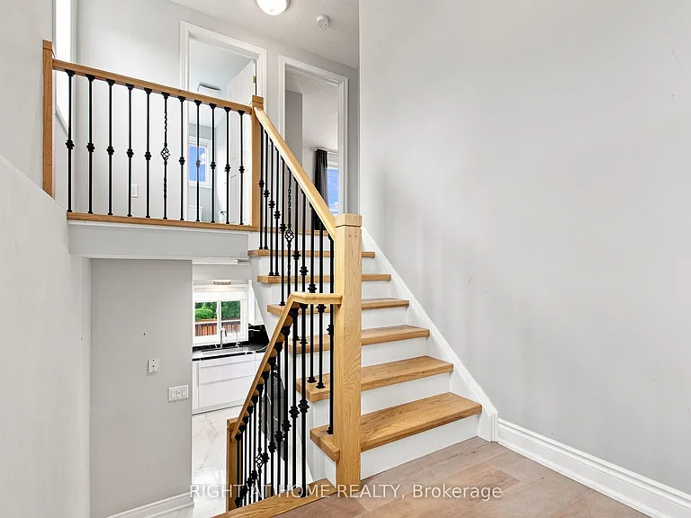 187 Clairfields Dr E — Photo 15