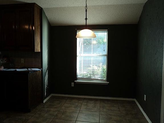 4th image of 611 Linda Ct