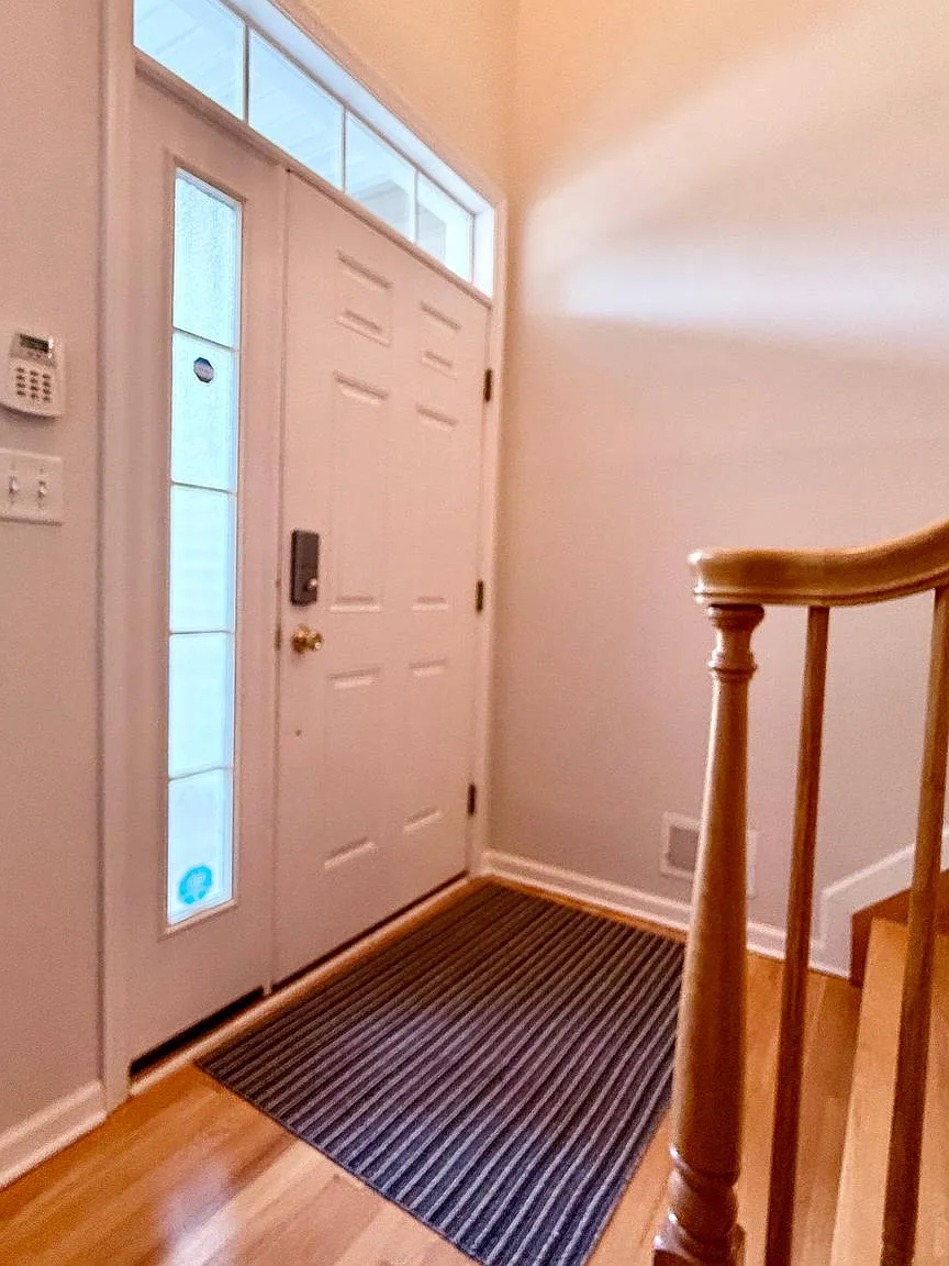 2 bed, 2.5 bath, 2070 sqft, $3,800 — Photo 3