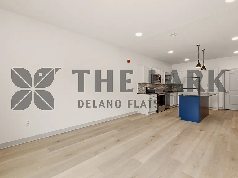 721 W Maple St #1000 — Photo 9