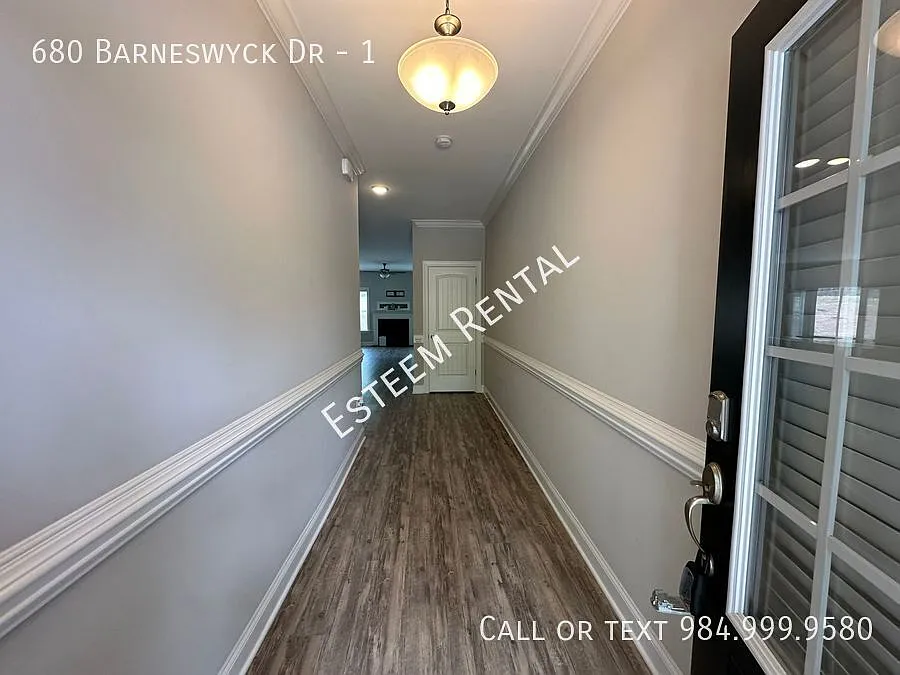 Building Photo - 680 Barneswyck Dr #1