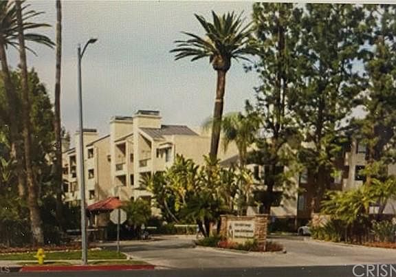 3rd image of 5520 Owensmouth Ave APT 218
