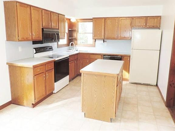 2nd image of 1844 Lexington Dr