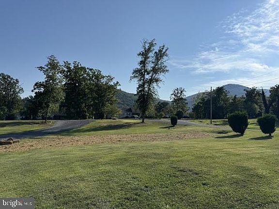 3rd image of 780 Lower Valley Rd