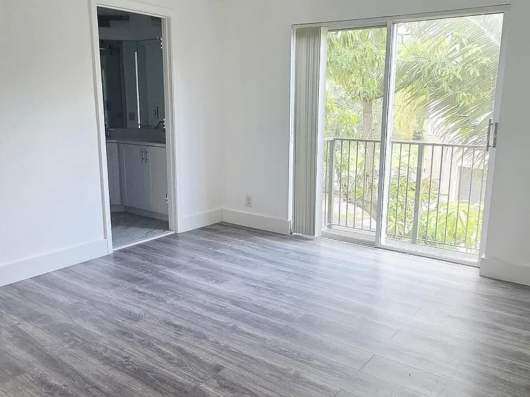 8320 Lagos De Campo Blvd — Photo 22