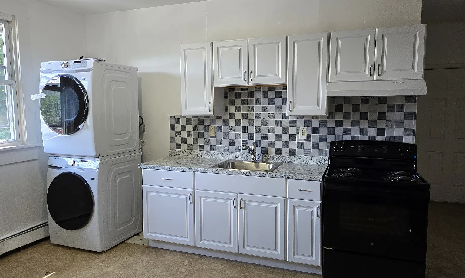 3 bed, 1200 sqft, $2,100 — Photo 3