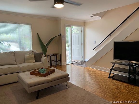 3rd image of 305 SW 11th Ct #1