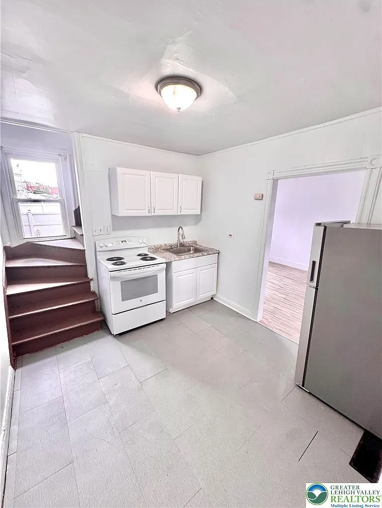 1 bed, 1.0 bath, 900 sqft, $1,195 — Photo 3