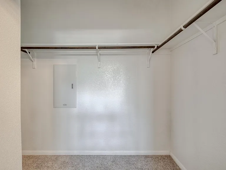 108 Kleberg Ct — Photo 15