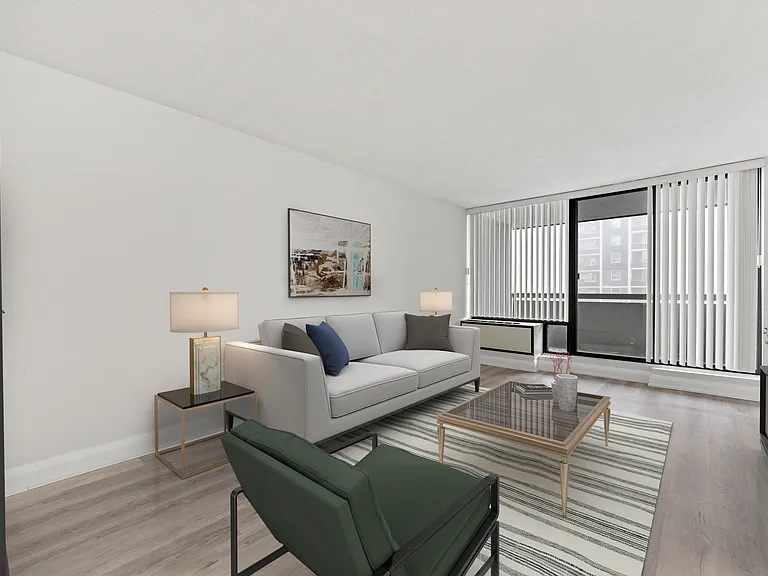 130 Lincoln Rd — Photo 3