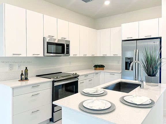 2nd image of 8001 NW West 41st St #206