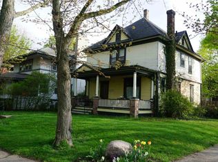 1097 Riverside Dr, South Bend, IN 46616